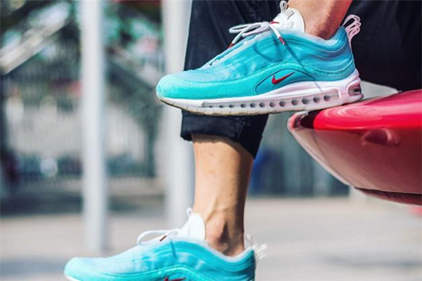 耐克air max 97萬花筒真假對(duì)比 am97萬花筒真假鑒定