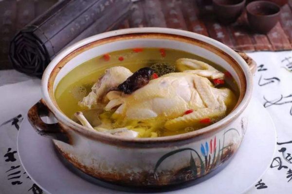 雞肉的營(yíng)養(yǎng)價(jià)值及吃法 雞肉的食用禁忌