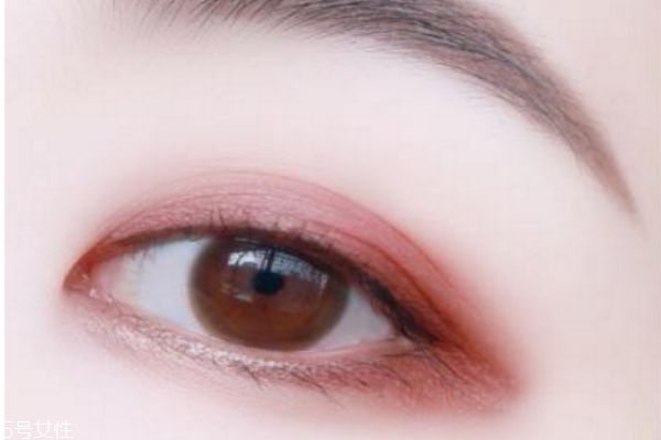 消除腫眼泡手術(shù)大概需要多少錢 腫眼泡去除術(shù)價格