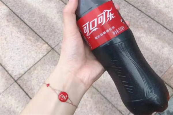 肥宅快樂水手鏈多少錢 周大?？煽诳蓸肥宙渻r(jià)格