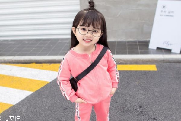 3歲寶寶短發(fā)簡(jiǎn)單編發(fā) 小女孩可愛(ài)發(fā)型