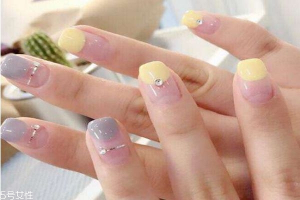 法式美甲怎么做 法式美甲都有哪些類(lèi)型