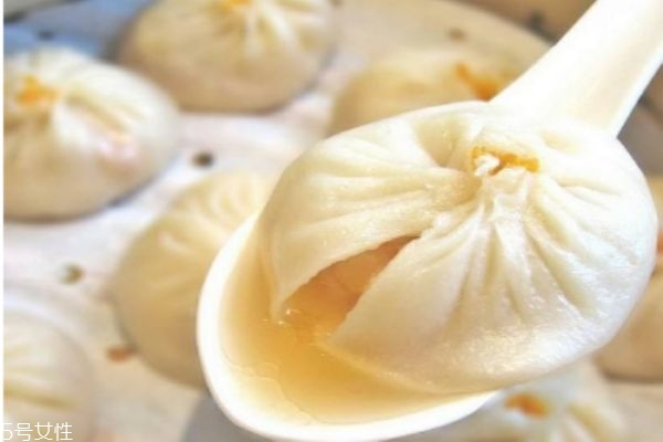 什么是四季美湯包呢 四季美湯包有什么營(yíng)養(yǎng)價(jià)值呢