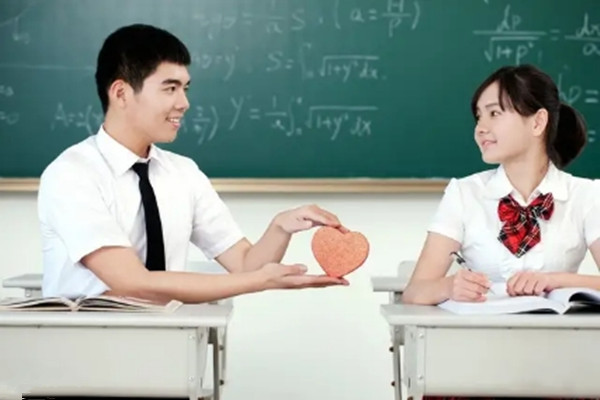 談戀愛(ài)喜歡和合適那個(gè)重要 談戀愛(ài)和結(jié)婚的本質(zhì)是什么