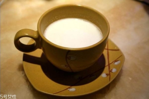 駱駝奶有什么營養(yǎng)價值呢 喝駱駝奶有什么作用呢