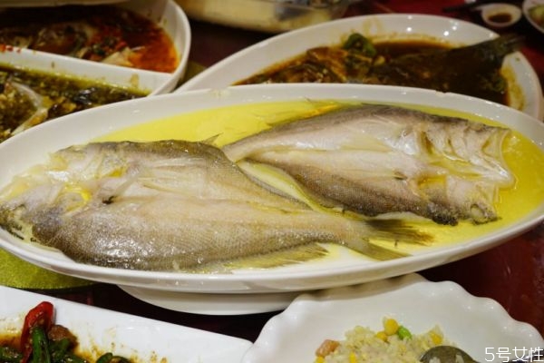 鰱魚有什么營養(yǎng)價(jià)值呢 吃鰱魚有什么好處呢