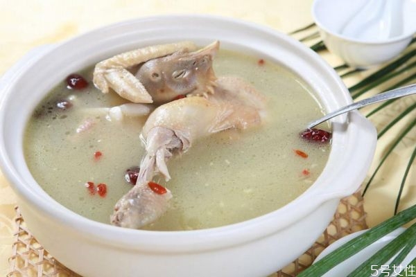 什么湯比較補血呢 產(chǎn)后應該多喝什么湯呢