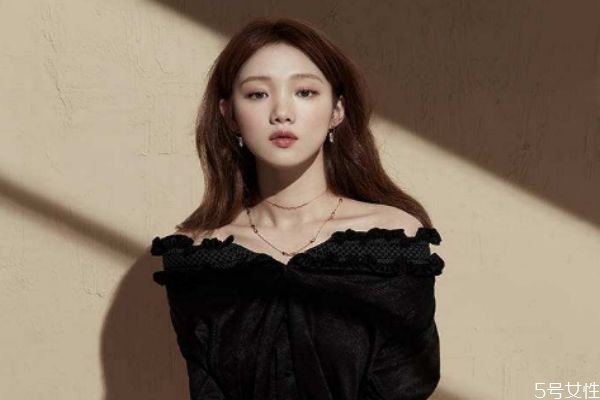怎么看出一個女生喜歡你 女生暗戀你最準的表現(xiàn)