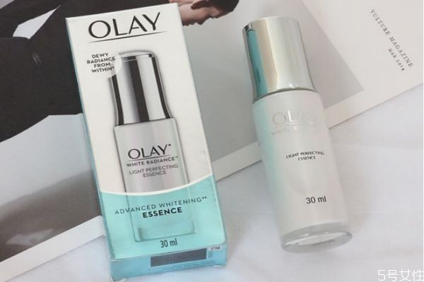 olay淡斑小白瓶和光感小白瓶哪個(gè)好 olay淡斑小白瓶?jī)r(jià)錢(qián)