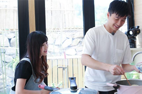 一見(jiàn)鐘情是什么感覺(jué) 一見(jiàn)鐘情會(huì)長(zhǎng)久嗎