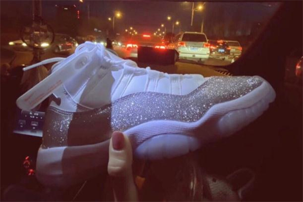 aj11滿(mǎn)天星為什么是婚鞋 aj11滿(mǎn)天星寓意
