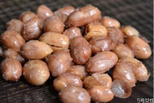 花生紅皮好還是白皮好 花生紅皮和白皮有什么區(qū)別