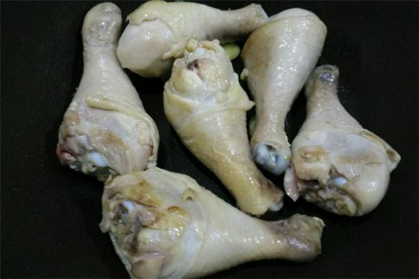雞腿怎么燉好吃 雞腿燉多長時(shí)間能熟