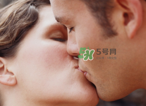 如何接吻更有感覺(jué)？如何接吻讓她舒服？
