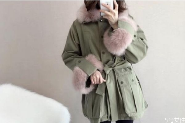 羽絨服有必要帶毛領(lǐng)嗎 沒(méi)有毛領(lǐng)的羽絨服好嗎