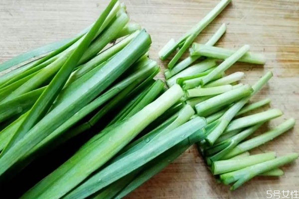 蒜苔有什么營養(yǎng)價(jià)值呢 吃蒜苔有什么好處
