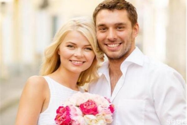 結(jié)婚后過(guò)年回誰(shuí)家 婚后回誰(shuí)家過(guò)年方案