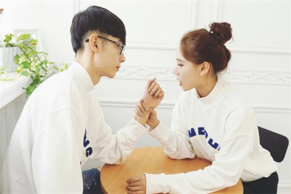 老婆對(duì)我很冷淡怎么辦 老婆為什么對(duì)我越來越冷淡