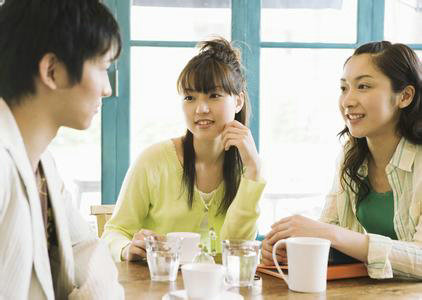 男朋友為什么會喜歡閨蜜 如何避免男朋友喜歡閨蜜