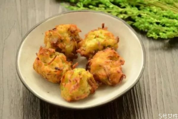 炸蘿卜丸子怎么做好吃 炸蘿卜丸子的簡(jiǎn)單做法