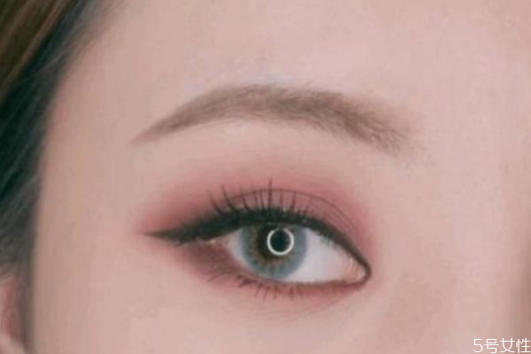 新買(mǎi)的美瞳怎么處理 美瞳日常護(hù)理方法