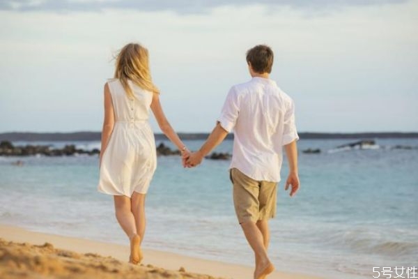 女朋友最想問(wèn)男朋友什么問(wèn)題 女友必問(wèn)男友的十大問(wèn)題