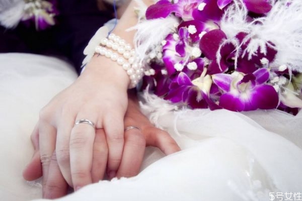 新婚夫妻應該怎么相處 新婚夫妻的相處竅門