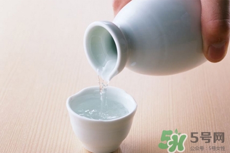 喝白酒能喝出白血病嗎？白血病人能喝酒嗎？