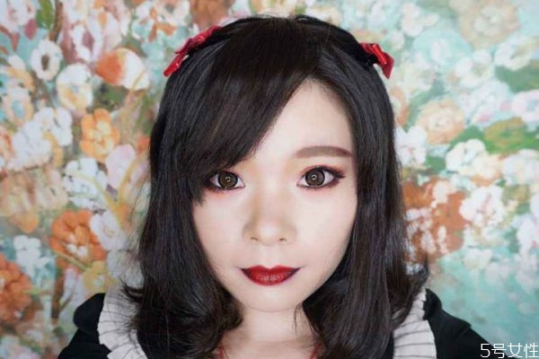 娃娃妝怎么畫(huà)好看 娃娃妝的減肥畫(huà)法