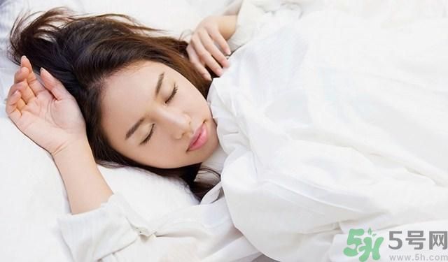睡覺流口水是什么原因？睡覺流口水怎么辦？