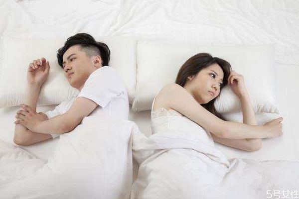 孕期老公出軌說(shuō)明什么 如何對(duì)待孕期老公出軌