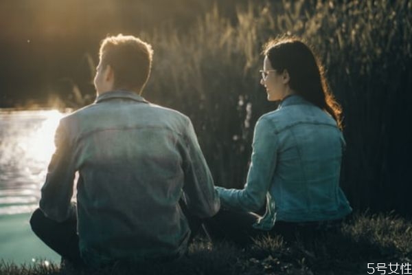 如何挽回老婆的心絕招 挽留老婆不離婚的話(huà)語(yǔ)