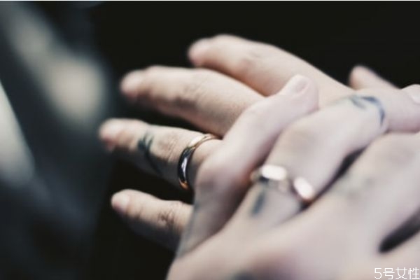 感動(dòng)老公能哭的一段話 寫(xiě)給老公的暖心話