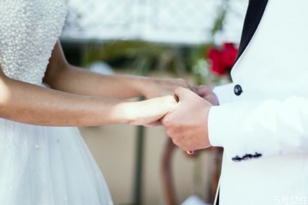 不跟婆婆來往誰(shuí)損失大 兒媳不回婆家是誰(shuí)丟臉