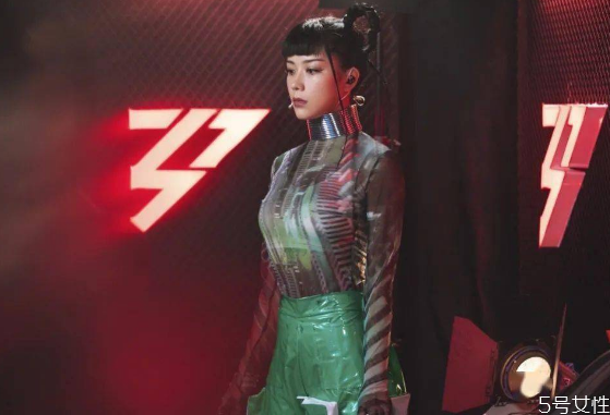 千禧辣妹風(fēng)卷土重來？千禧辣妹是什么風(fēng)格