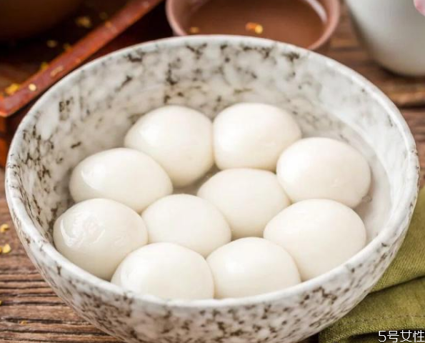 炸湯圓沒(méi)有面包糠怎么辦 炸湯圓不用面包糠的做法