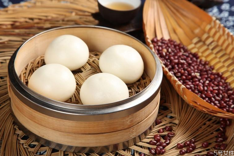 老面饅頭堿放少了會(huì)怎樣 老面饅頭放堿注意事項(xiàng)