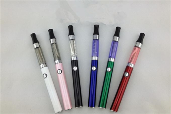 大學生吸網(wǎng)購電子煙入院 電子煙有什么危害