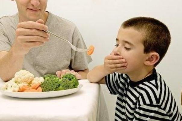 孩子挑食不長個怎么辦 孩子挑食特別嚴(yán)重怎么辦