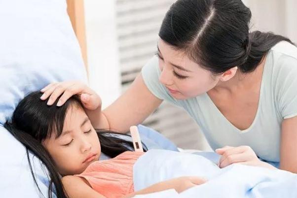 兒童感冒發(fā)燒能泡澡嗎 兒童感冒發(fā)燒能吹空調嗎