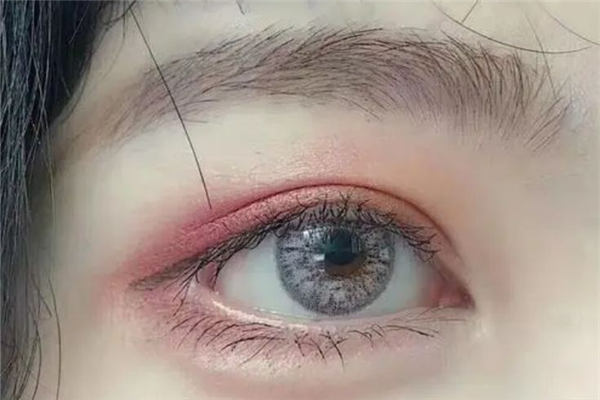 美瞳有散光度數嗎 美瞳度數比鏡片度數低多少