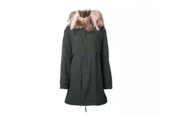 派克服會不會顯臃腫 派克服和羽絨服哪個(gè)好