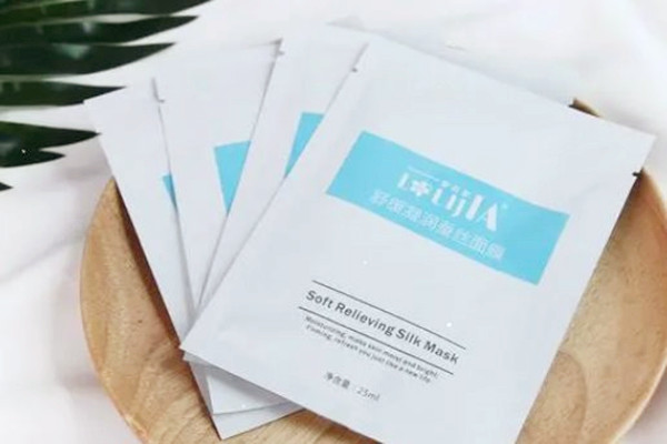 補(bǔ)水面膜和清潔泥膜可以一起用嗎 補(bǔ)水面膜和清潔泥膜哪個先用