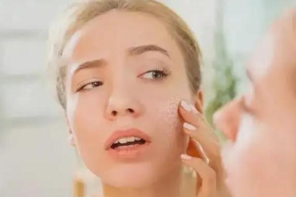 毛孔粗大會自己好嗎 毛孔粗大會導(dǎo)致什么后果