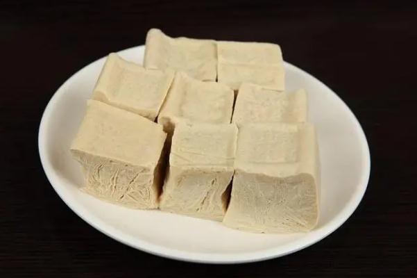 凍豆腐有營養(yǎng)嗎 凍豆腐有點(diǎn)酸正常嗎