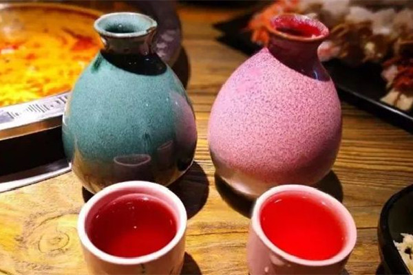 楊梅酒越久越好喝嗎 楊梅酒泡出來(lái)蟲(chóng)子還能喝嗎