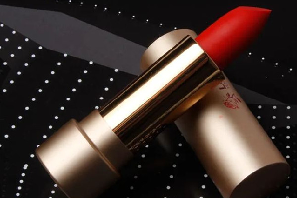 口紅可以涂臉上嗎 口紅會(huì)不會(huì)對身體有害