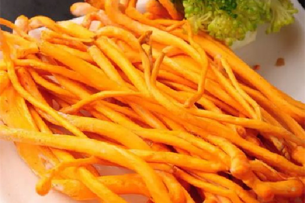 蟲(chóng)草花的市場(chǎng)價(jià)是多少 蟲(chóng)草花和什么一起煲湯最好