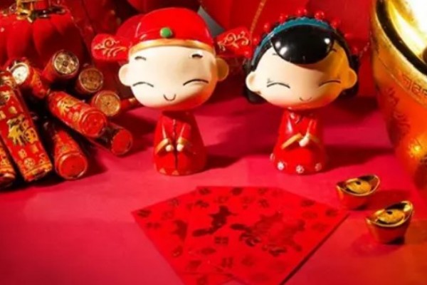 新娘坐婚車內臨出發(fā)時仍在談生意 結婚有什么流程