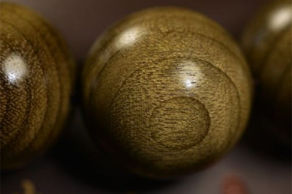 金絲楠木手串怎么盤(pán)玩 金絲楠木手串盤(pán)多久才有包漿